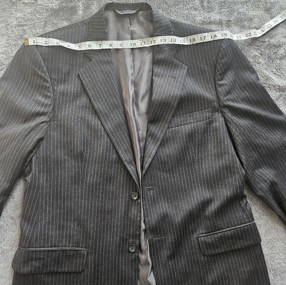 jf j.ferrar Charcoal Pinstripe Men's Suit - Picture 6 of 12